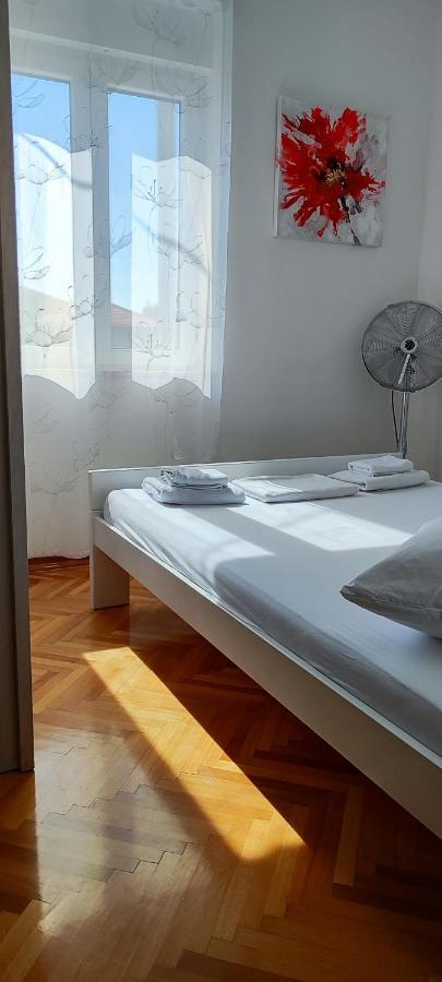 Apartman Leona Kastela Bagian luar foto