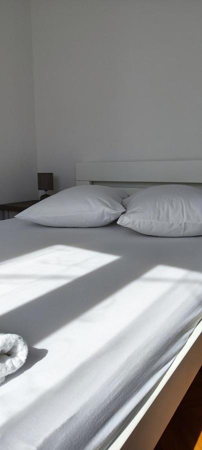 Apartman Leona Kastela Bagian luar foto