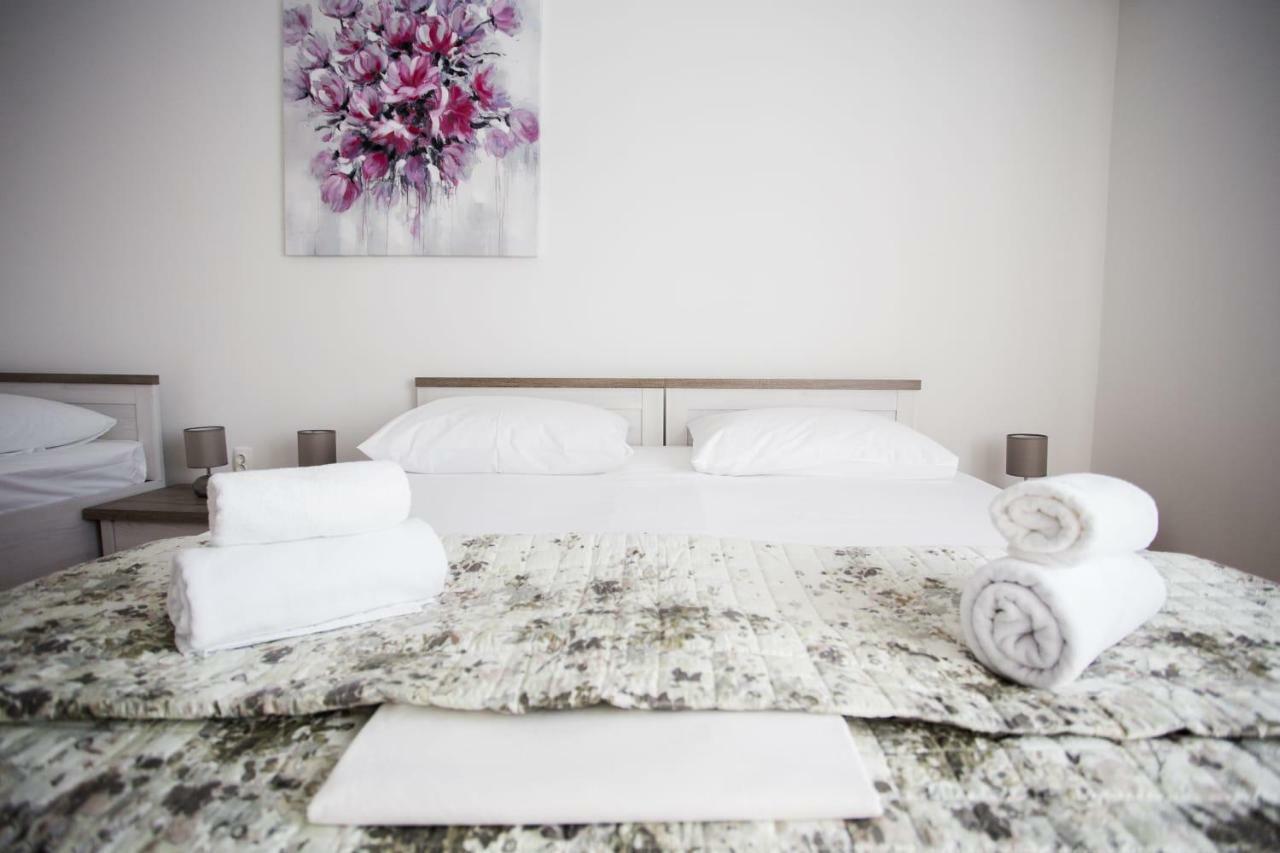 Apartman Leona Kastela Bagian luar foto