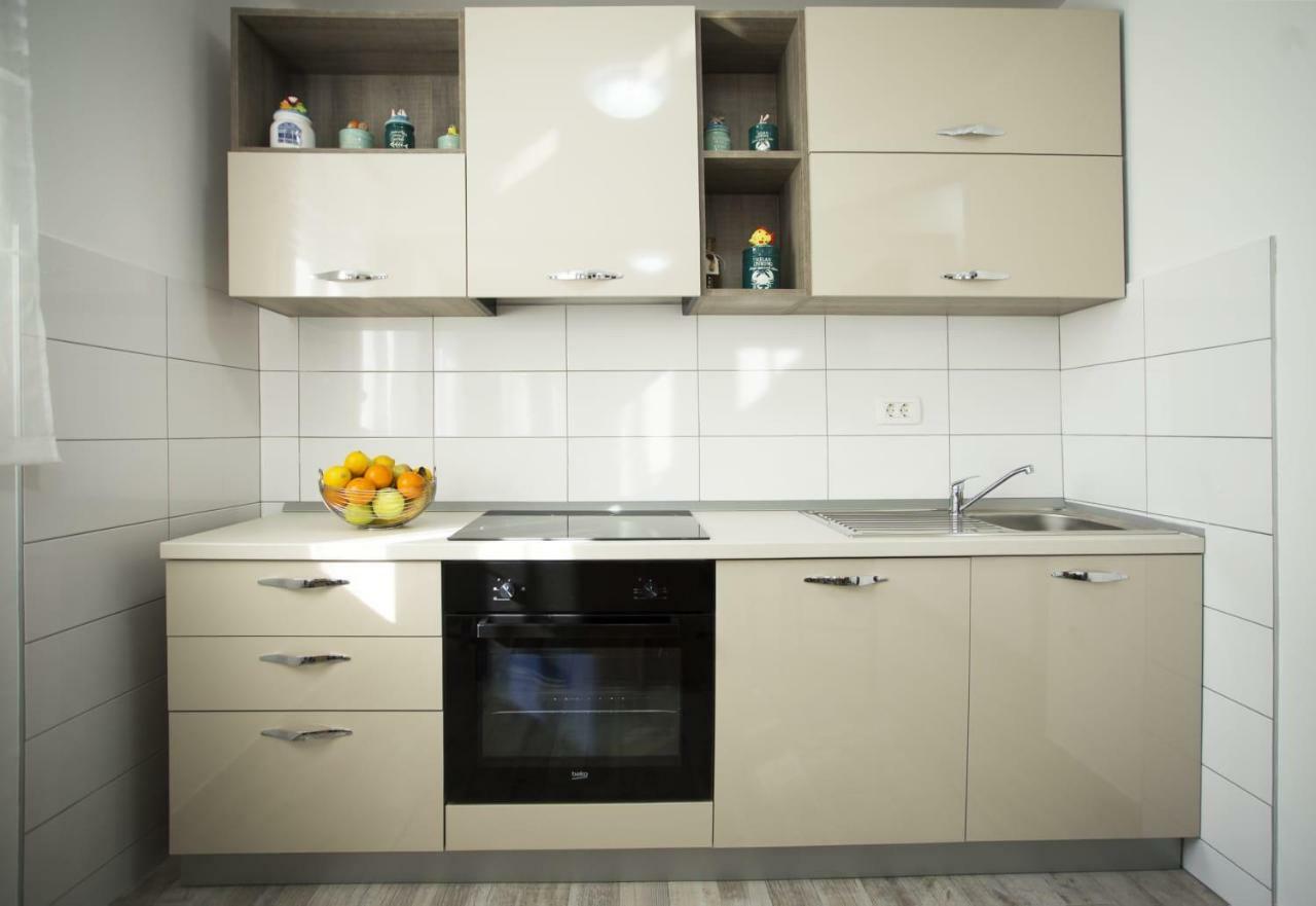 Apartman Leona Kastela Bagian luar foto