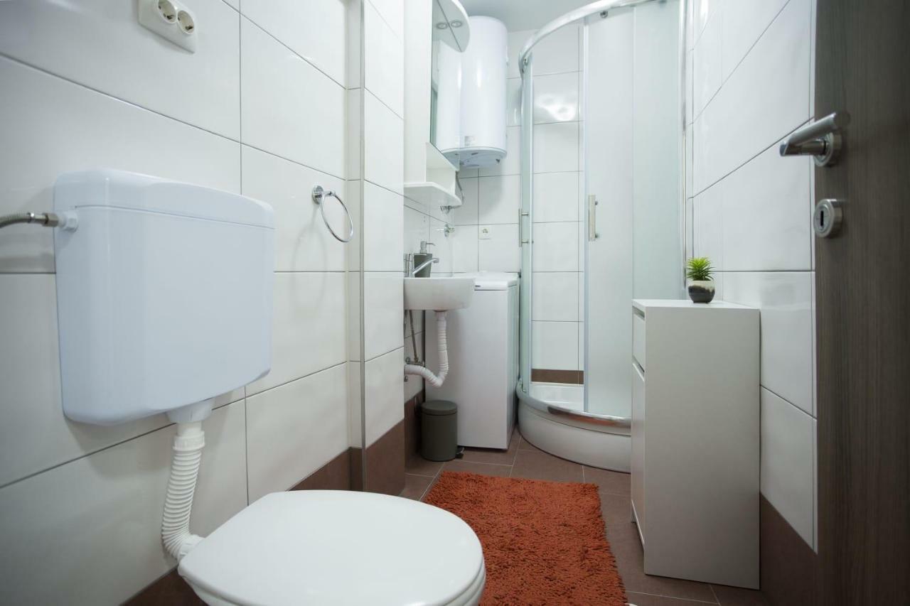 Apartman Leona Kastela Bagian luar foto