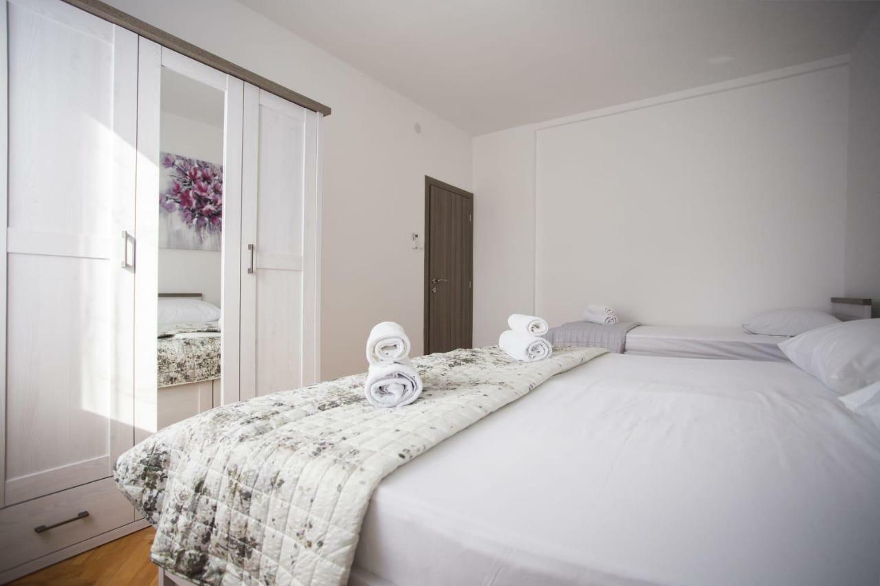 Apartman Leona Kastela Bagian luar foto